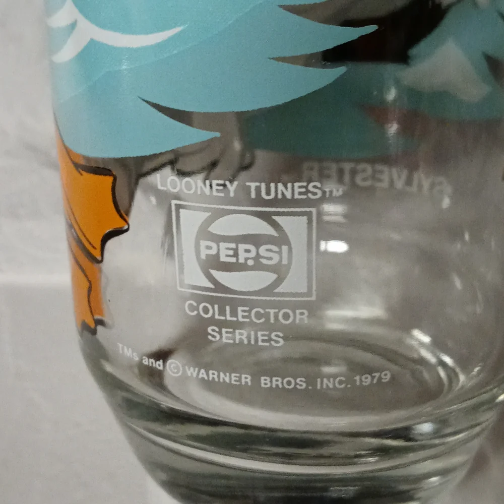 Vintage Looney Tunes Tweety Silvester Granny Drinking Glass - Picture 3 of 4